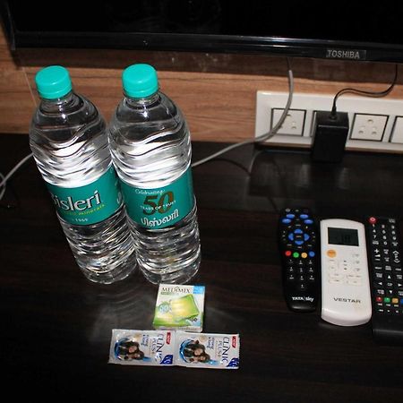 Hotel Adhi Residency - Cleanliness&Friendliness Room VL Vardharaja Temple Kanchipuram Exterior foto