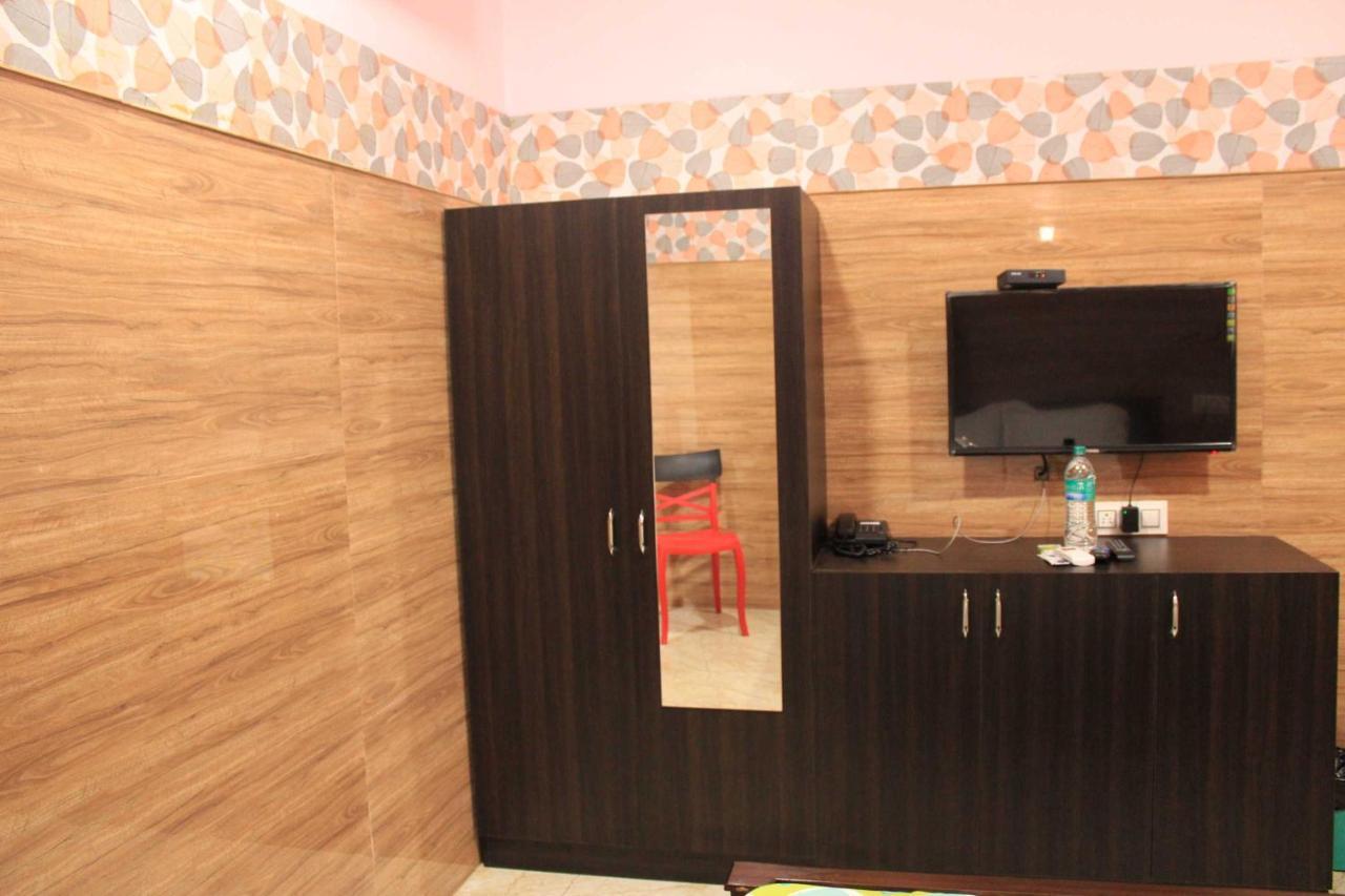 Hotel Adhi Residency - Cleanliness&Friendliness Room VL Vardharaja Temple Kanchipuram Exterior foto