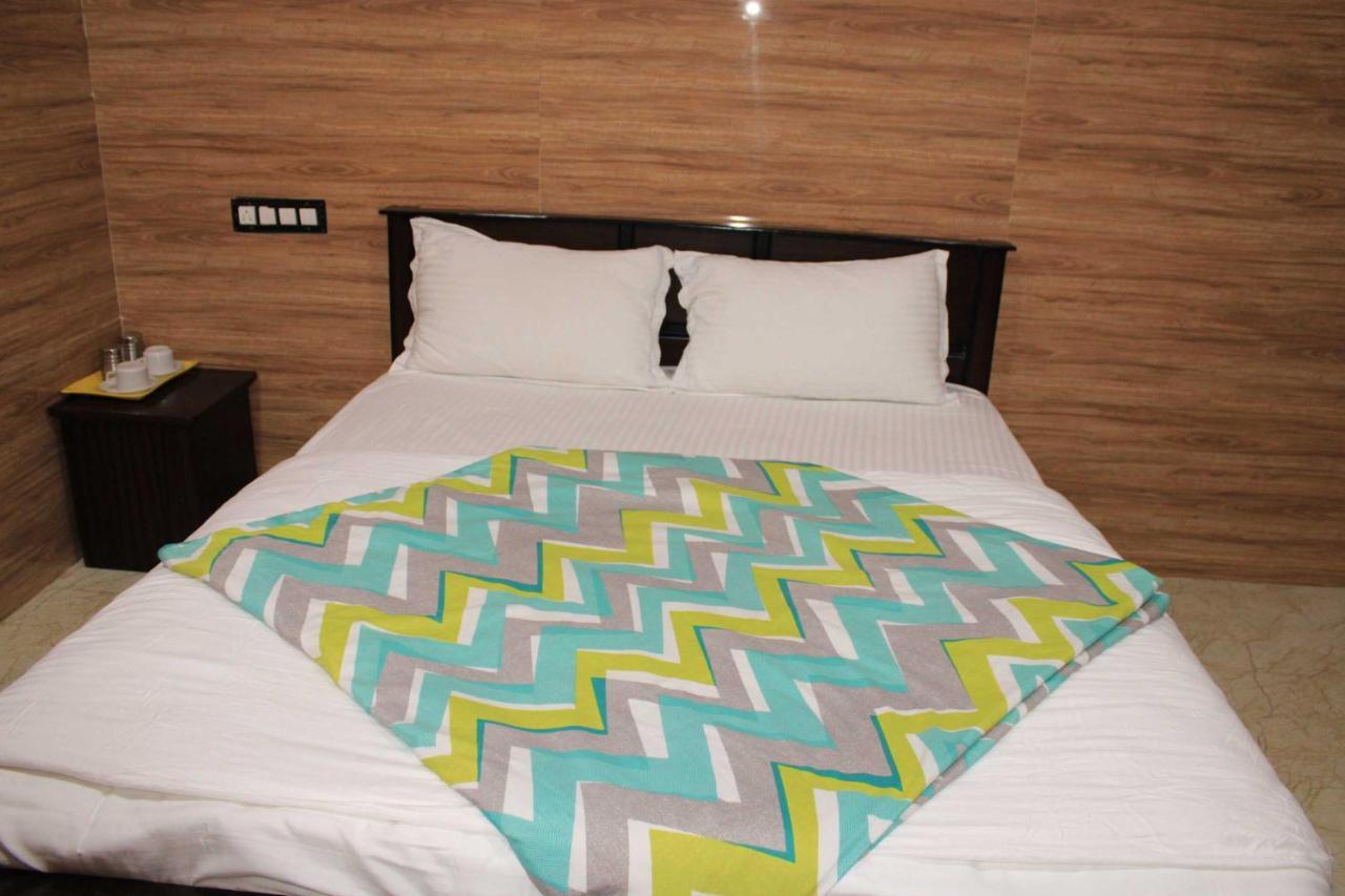 Hotel Adhi Residency - Cleanliness&Friendliness Room VL Vardharaja Temple Kanchipuram Exterior foto