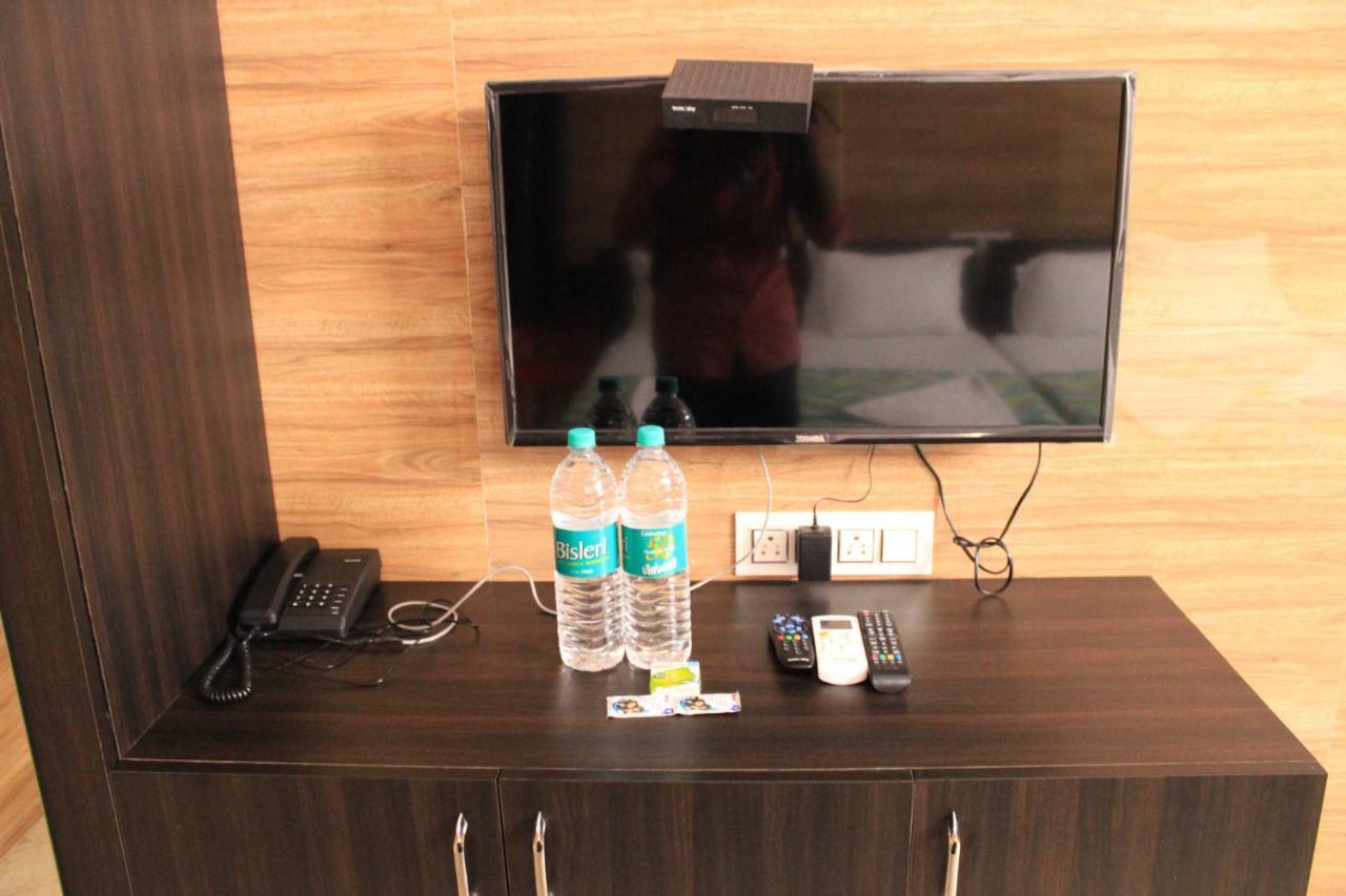 Hotel Adhi Residency - Cleanliness&Friendliness Room VL Vardharaja Temple Kanchipuram Exterior foto