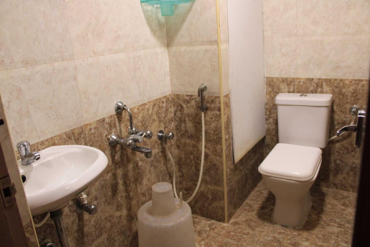 Hotel Adhi Residency - Cleanliness&Friendliness Room VL Vardharaja Temple Kanchipuram Exterior foto